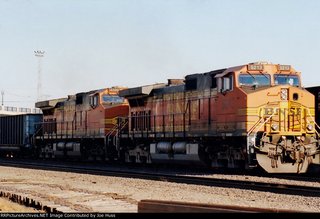 BNSF 5213 East